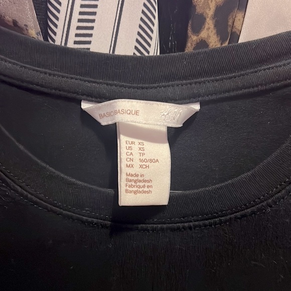 H&M black tshirt dress✨SOLD✨ - Picture 2 of 3